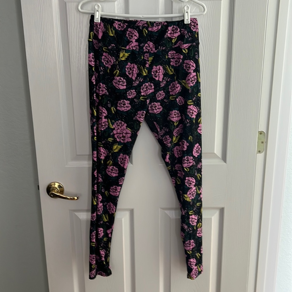 Beautiful TC LLR leggings. Excellent condition.